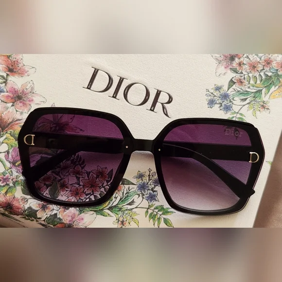 Dior Beauty Sunglasses Miss Dior & Lipstick Set - Picture 5 of 8